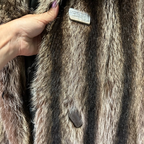 Vintage 100% real Raccoon fur 3/4 coat!  Excellent condition! - Picture 5 of 16